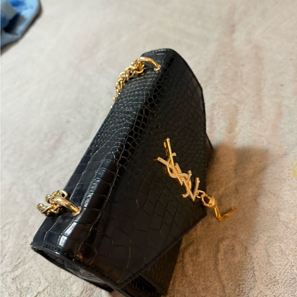 Source Unknown Black Croc-Embossed Crossbody with… - image 1